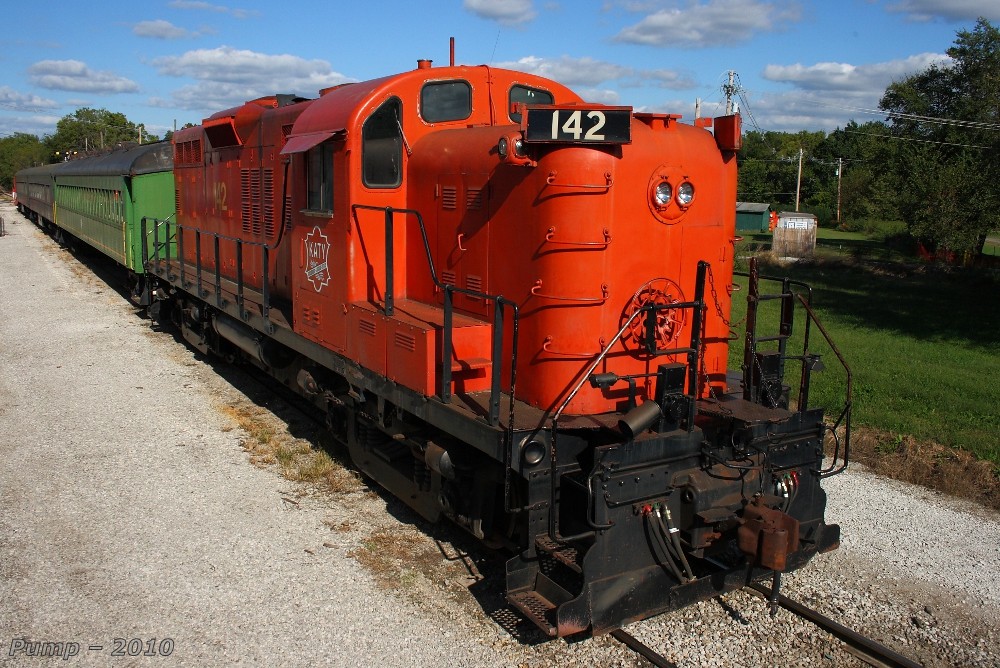 MRHA Train at Baldwin City, KS The 1400 train has just go… Flickr