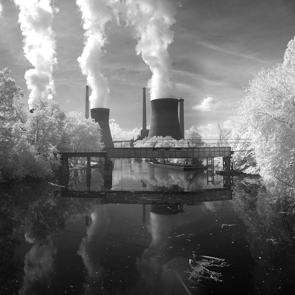JohnAmosIR001 This is a shot of John Amos power plant from… Flickr