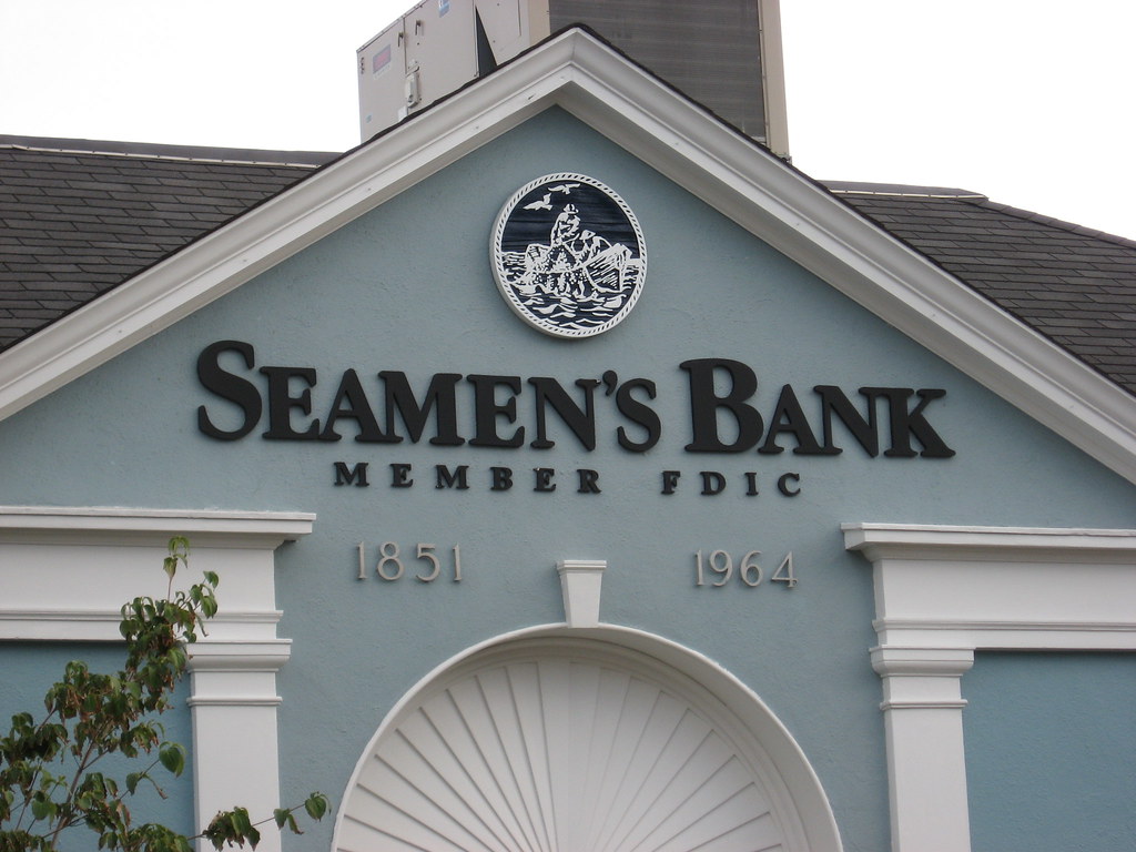 Seamen's Bank The bank of choice of Provincetown. jhallbachner Flickr