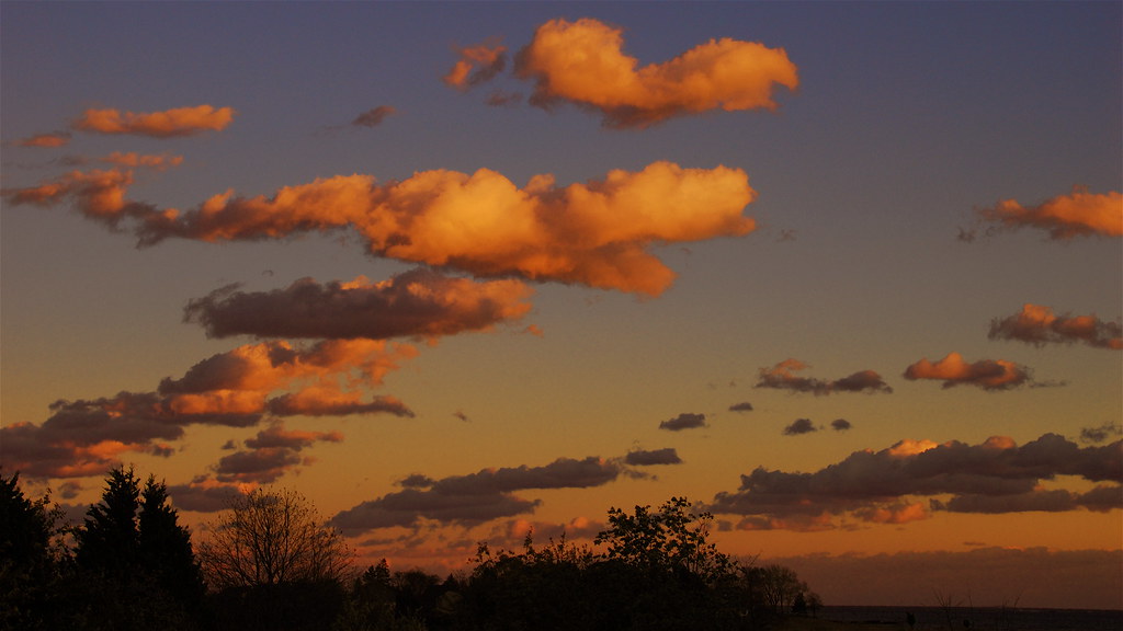 Clouds Beautiful clouds after sunset, Guilford, CT slack12 Flickr