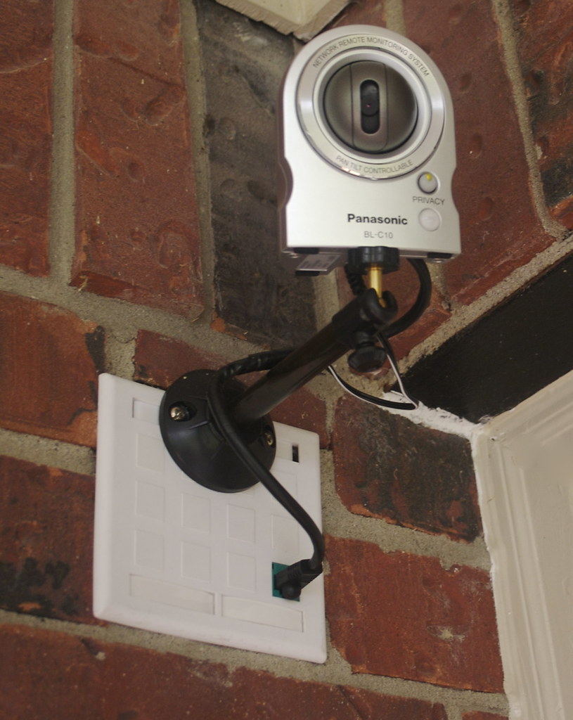 Backdoor cam Move this security camera around and see m… Flickr