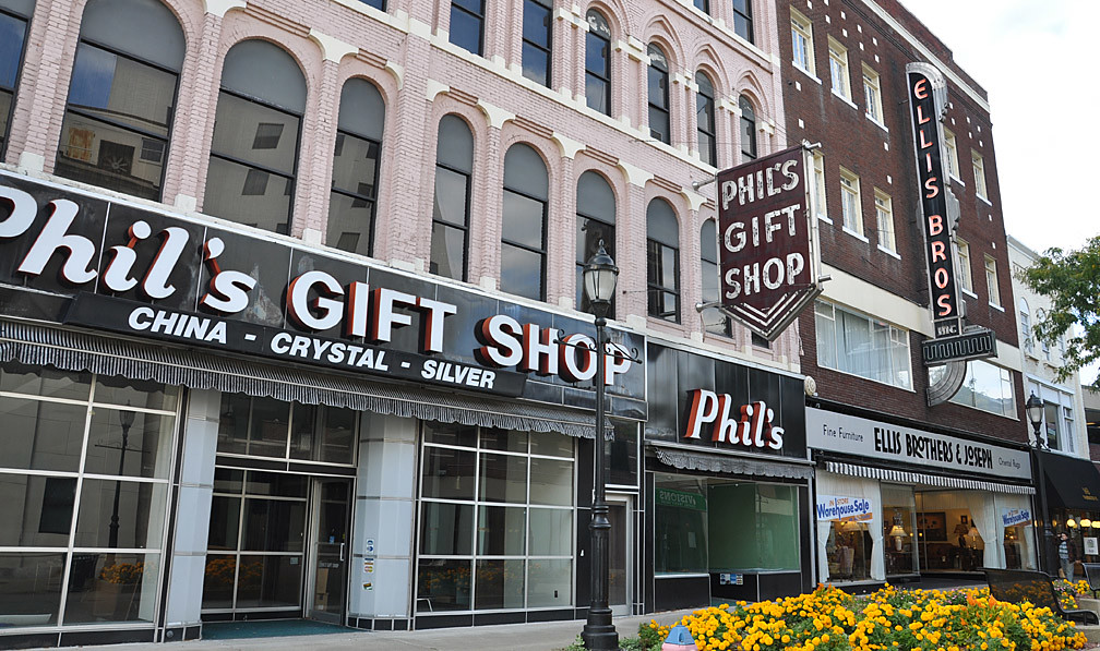 Phil's Gift Shop & Ellis Bros. Furniture Binghamton, NY; r… Flickr