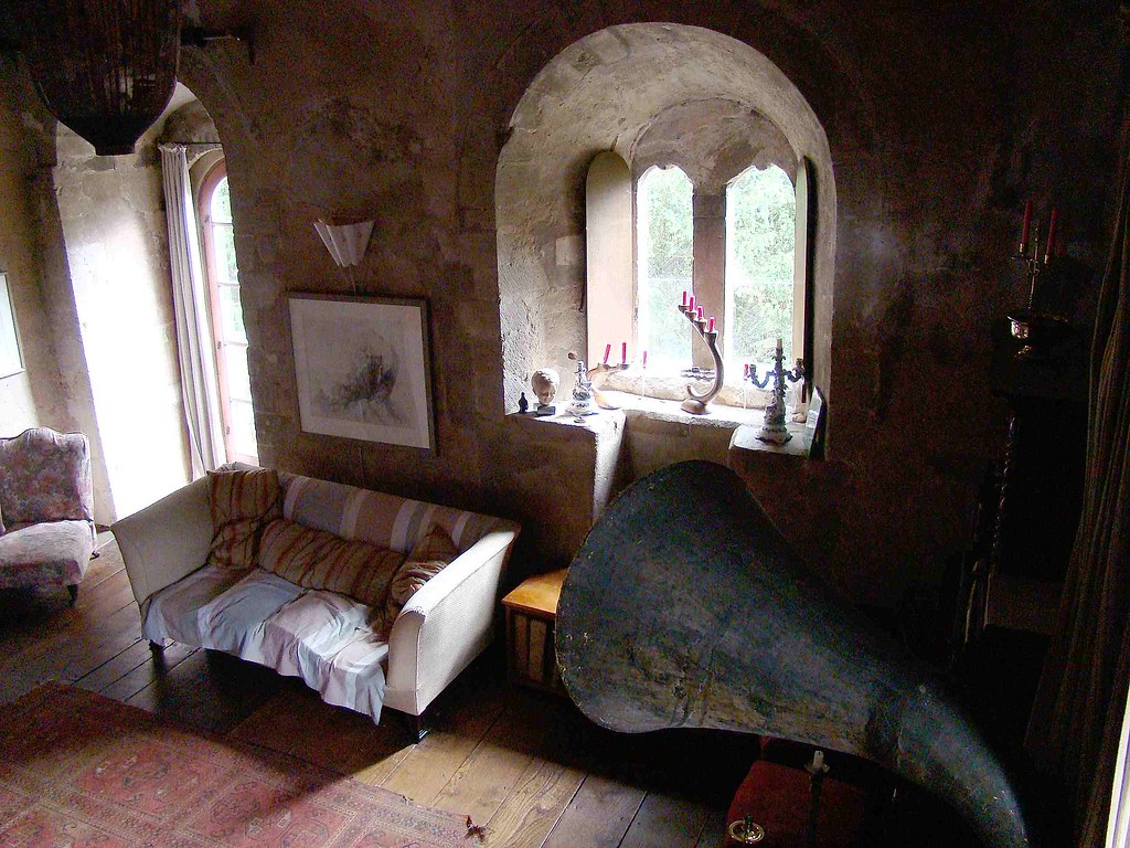 Interior of Hemingford Grey 1 This room dates from the ear… Flickr