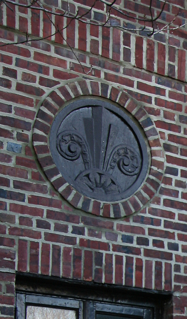 Thomas Edison Apartments, 7666 Austin St, Forest Hills, N… Flickr