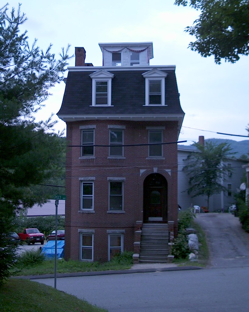 Spite House from Front It was explained to us by the peopl… Flickr