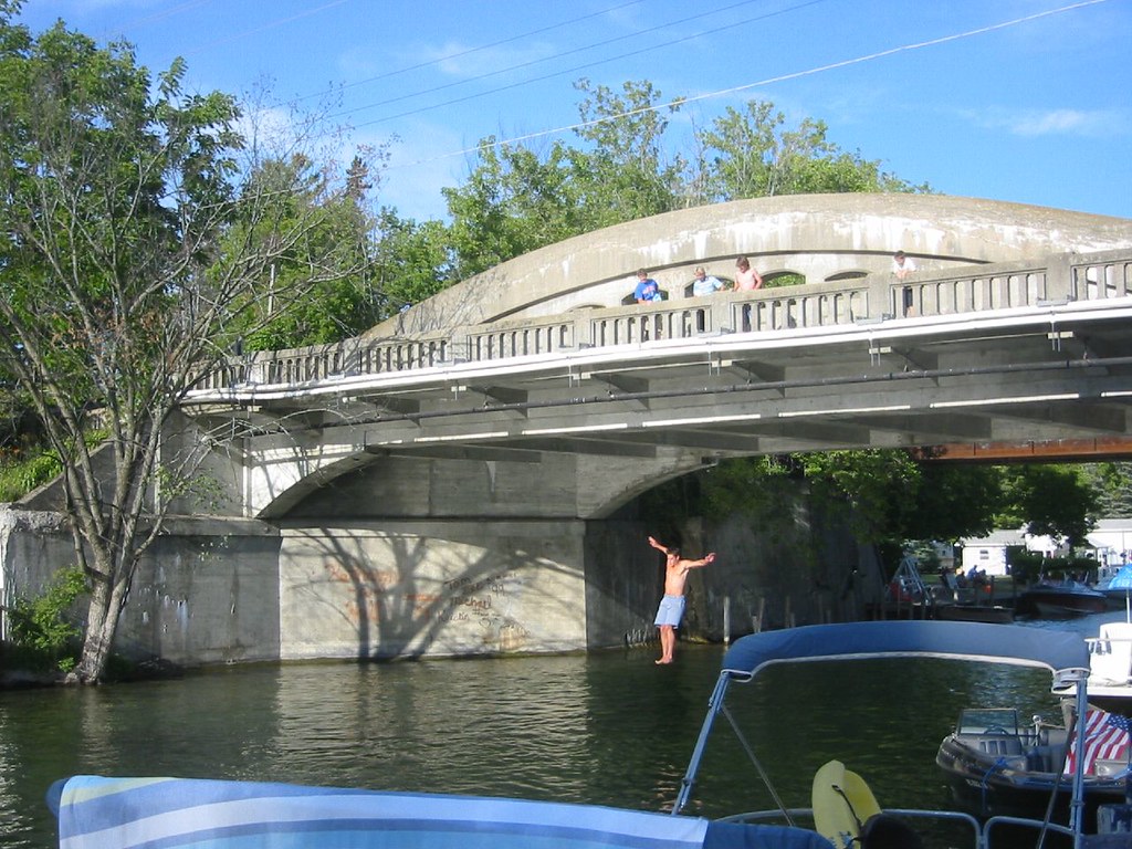 Trent Smith jumps off Indian River bridge, Indian River, M… Flickr
