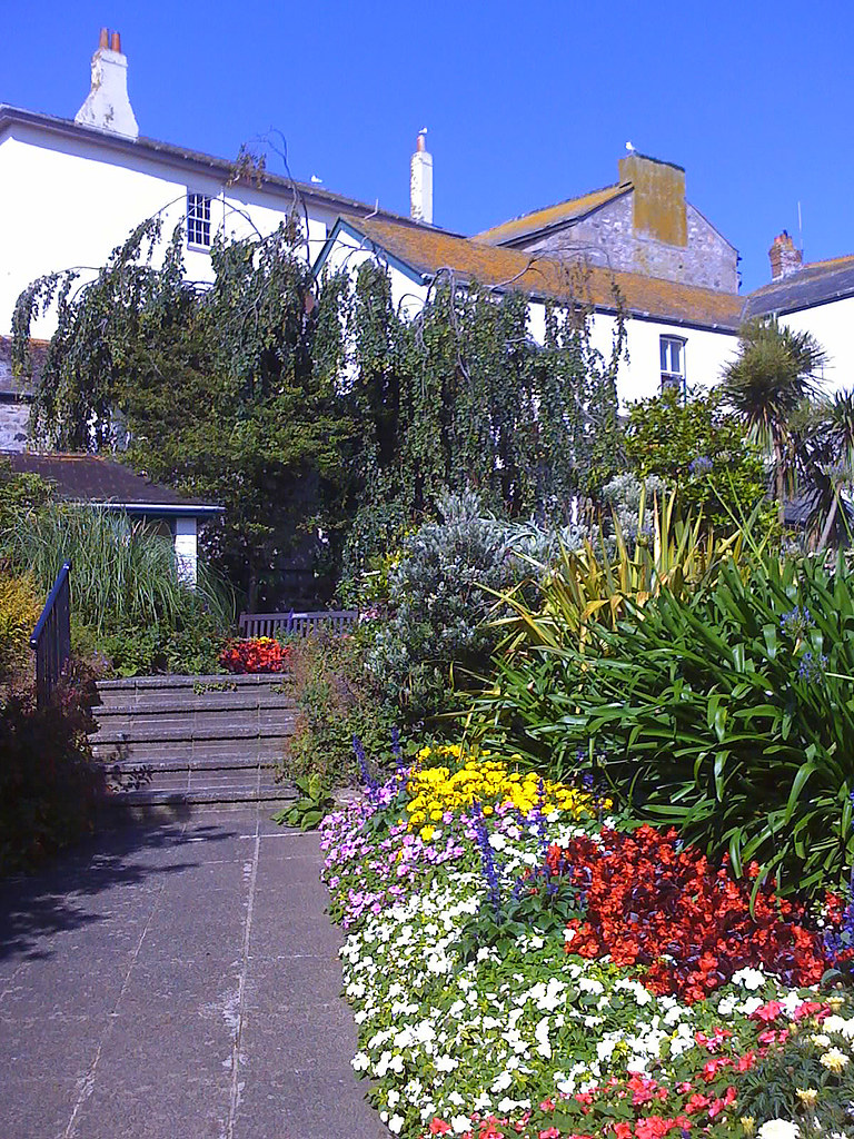 St Ives memorial Gardens 2007 St Ives memorial Gardens 200… Flickr