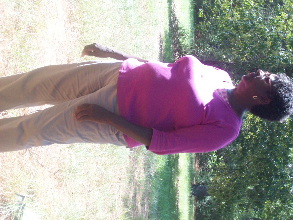 Hickory Grove 022 Descendant speaks about the cemetery and… Flickr