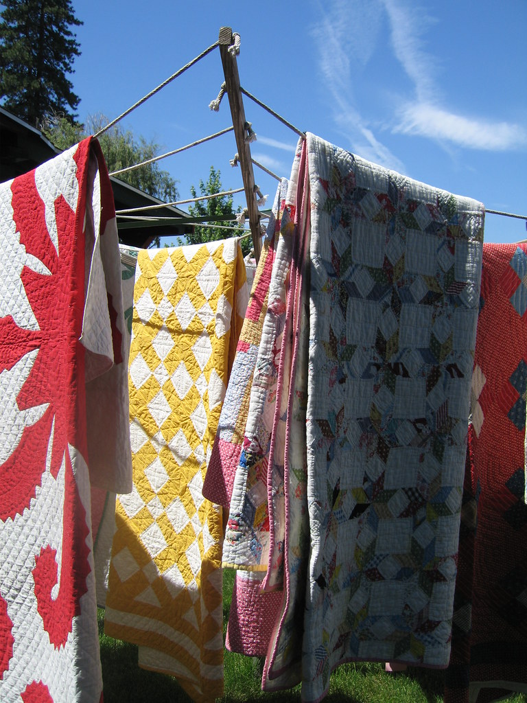 Quilt clothesline Vintage quilts for sale at Sisters quilt… Melinda