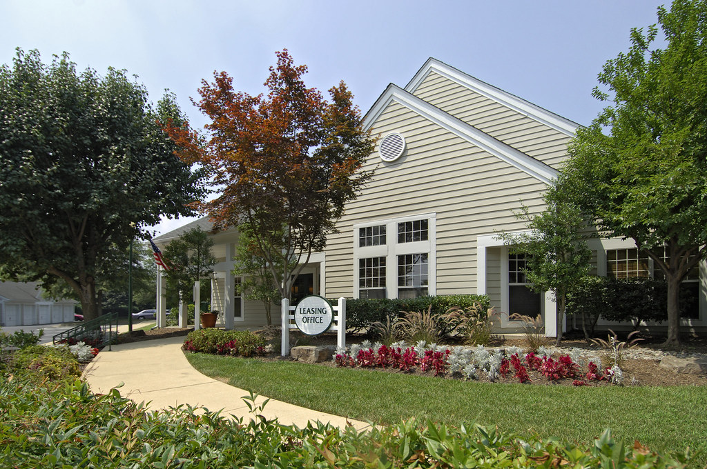 Hunters Glen Leasing Office Hunters Glen is located in the… Flickr