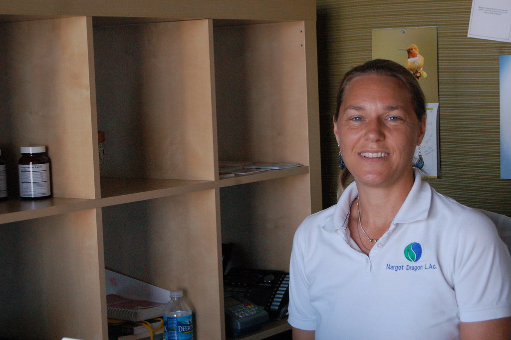 Afton Village Whitespire Center Margot Dragon at the Whi… Flickr