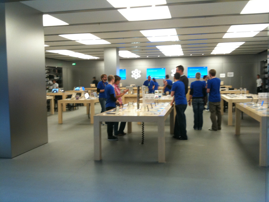 Apple Store Hamburg iPhone 4 Launch Apple Store Hamburg iP… Flickr