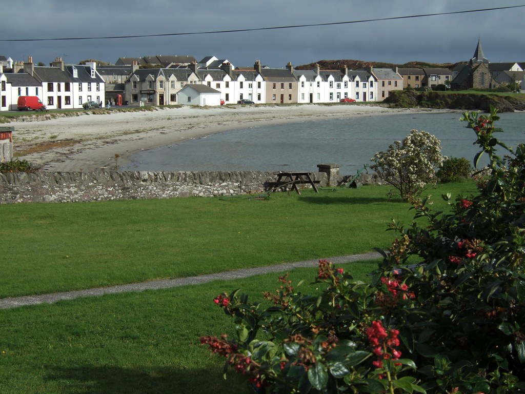Port Ellen harbour It's a small village, but as home to Po… Flickr