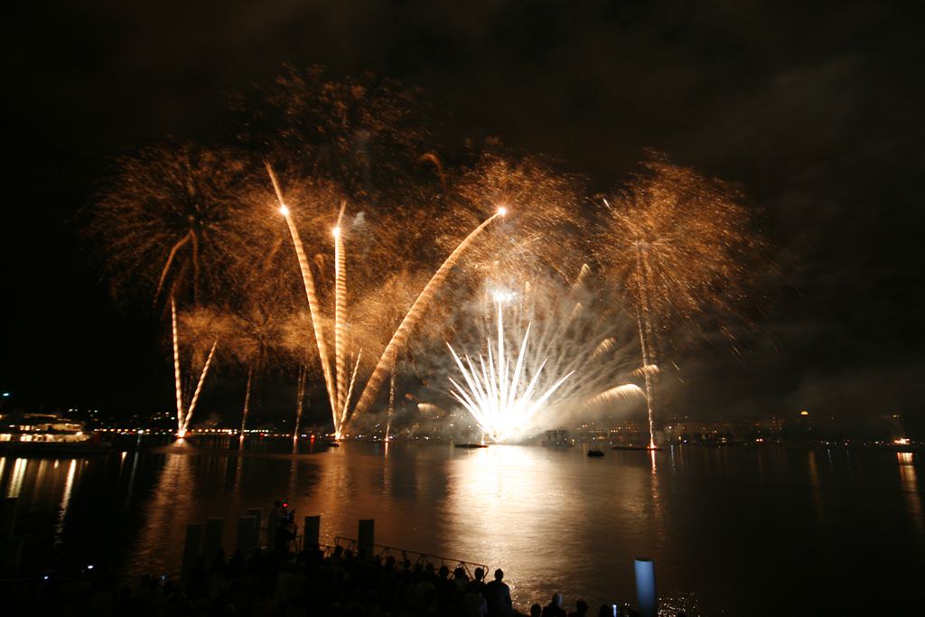 _MG_5454 Geneva Fireworks 2007 click on picture and view… Flickr