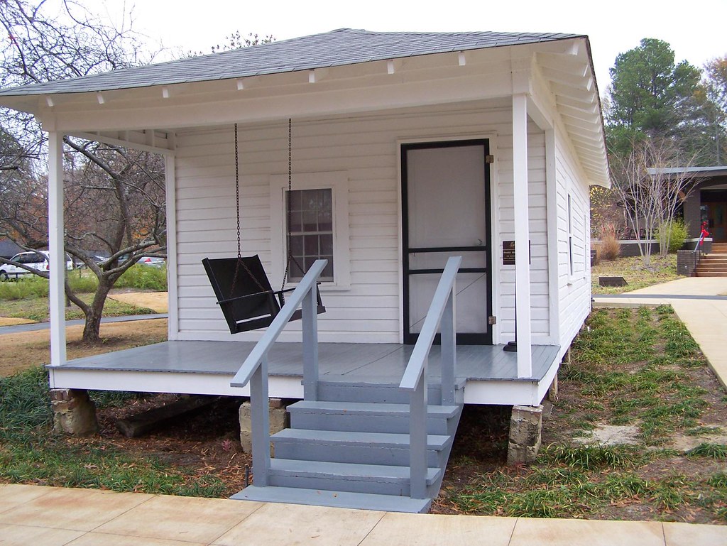 THE HOUSE ELVIS WAS BORN IN The house was repoed when he w… Flickr