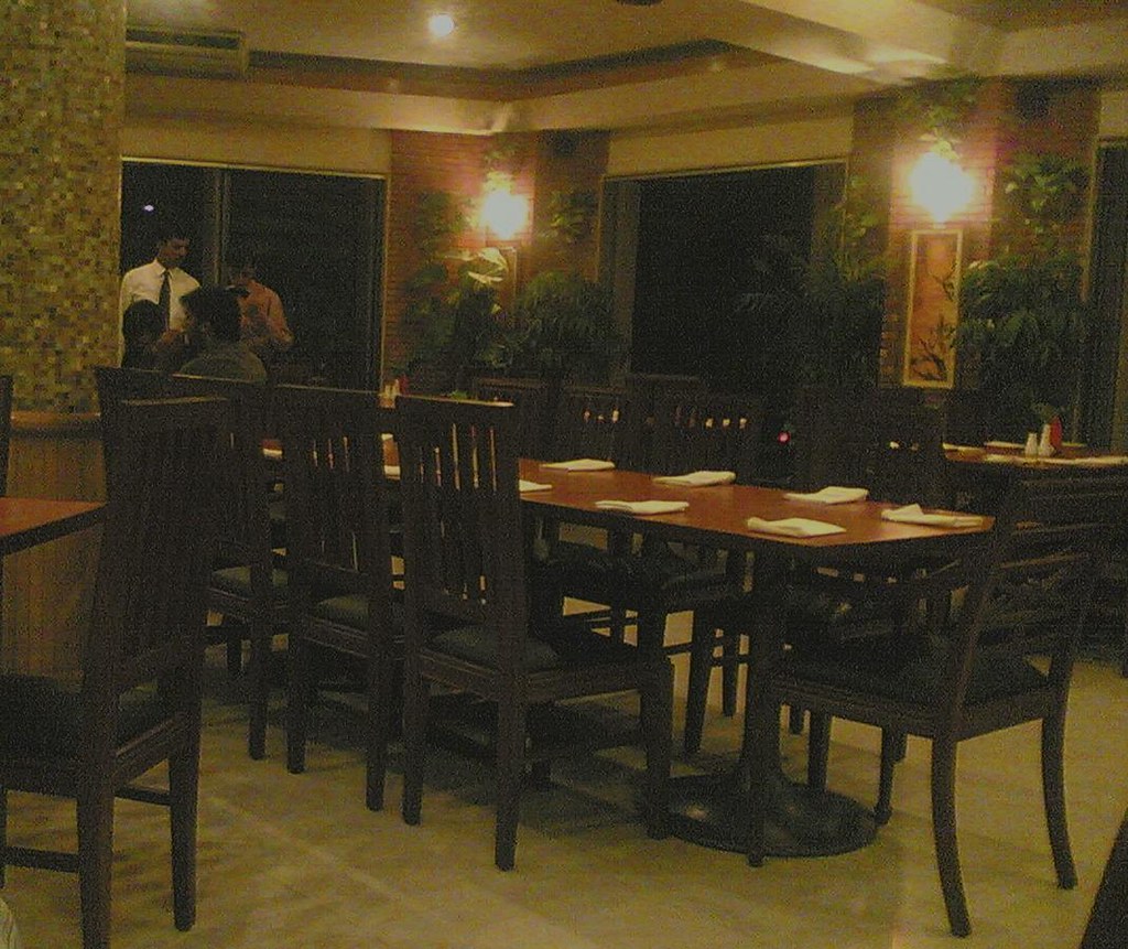 Gourmet restaurant, Lahore. A lousy attempt of providing "… Flickr
