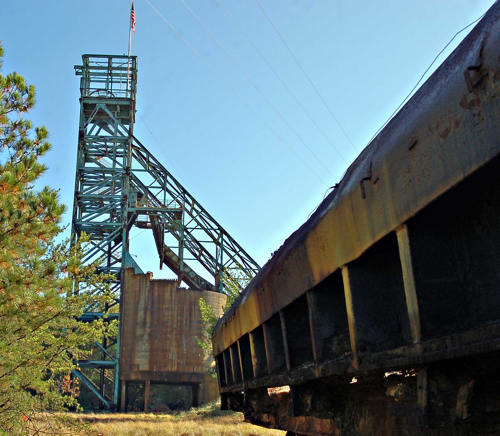 Central Shaft, Copperhill, TN The only remaining headframe… Flickr