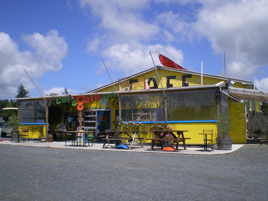 New Zealand Cafe On the roadside. > Cafe + Memorabilia David