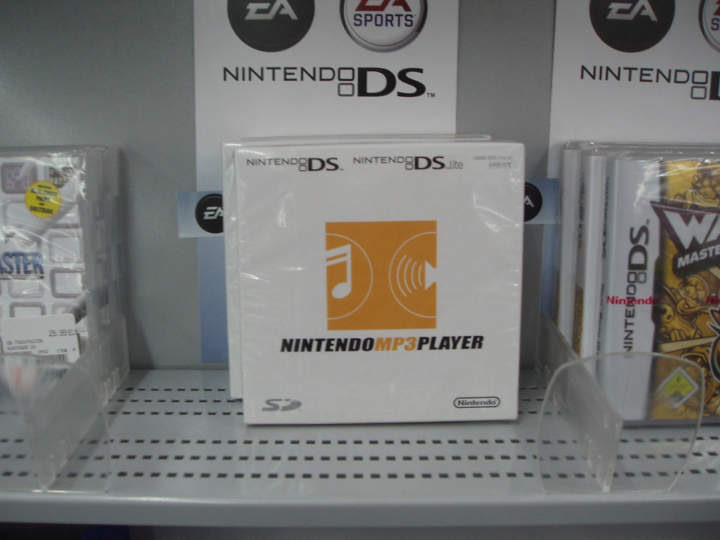 Nintendo MP3 Player a photo on Flickriver