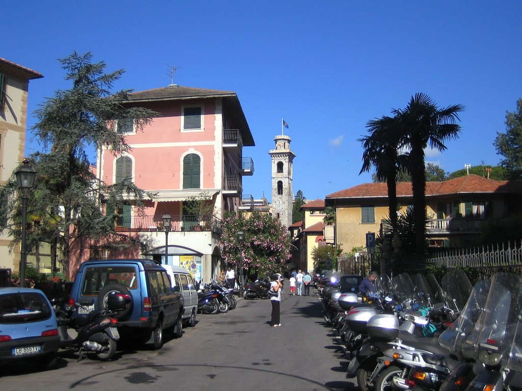 Rapallo street Lots and lots of scooters. Fugu Tabetai Flickr