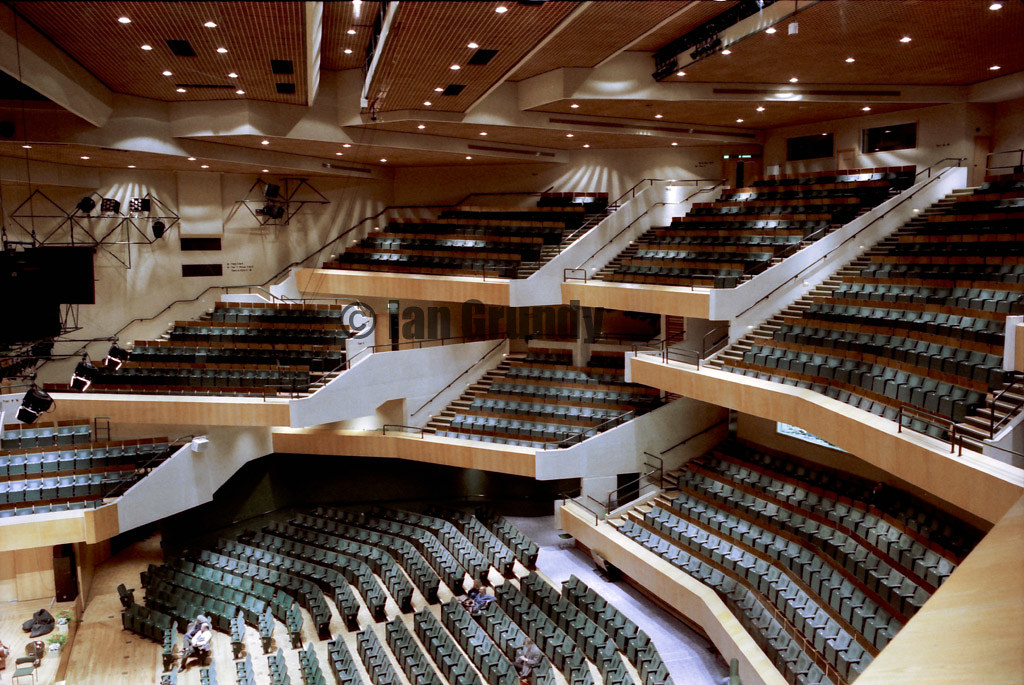 89 Cardiff St Davids 13 The St. Davids Hall, Cardiff. 1,95… Flickr