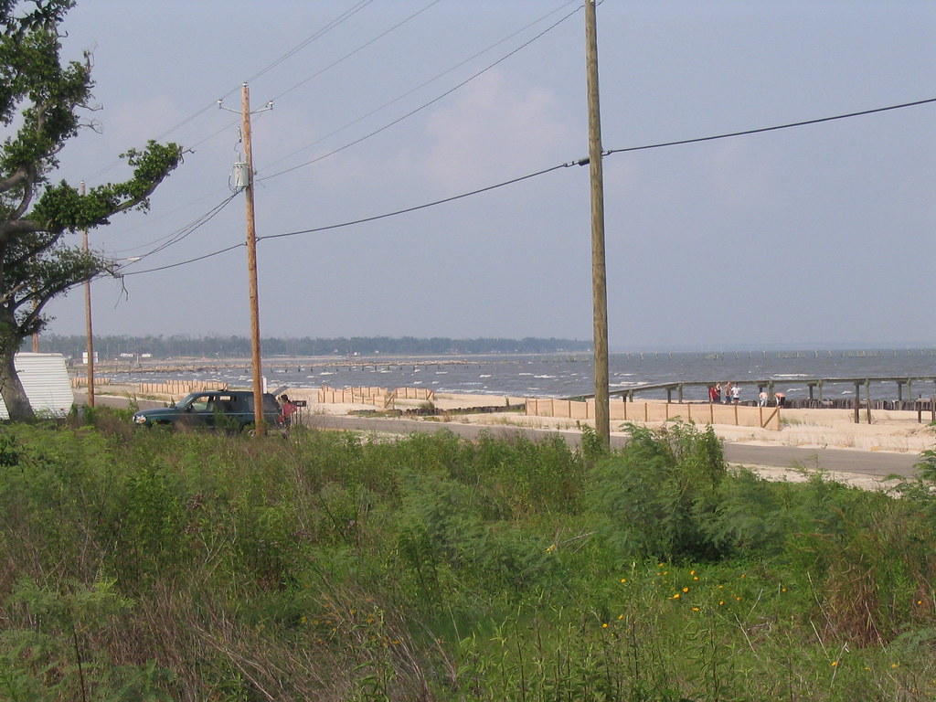 BEACH BLVD IN WAVELAND, MS The Beach Blvd road in Waveland… Flickr