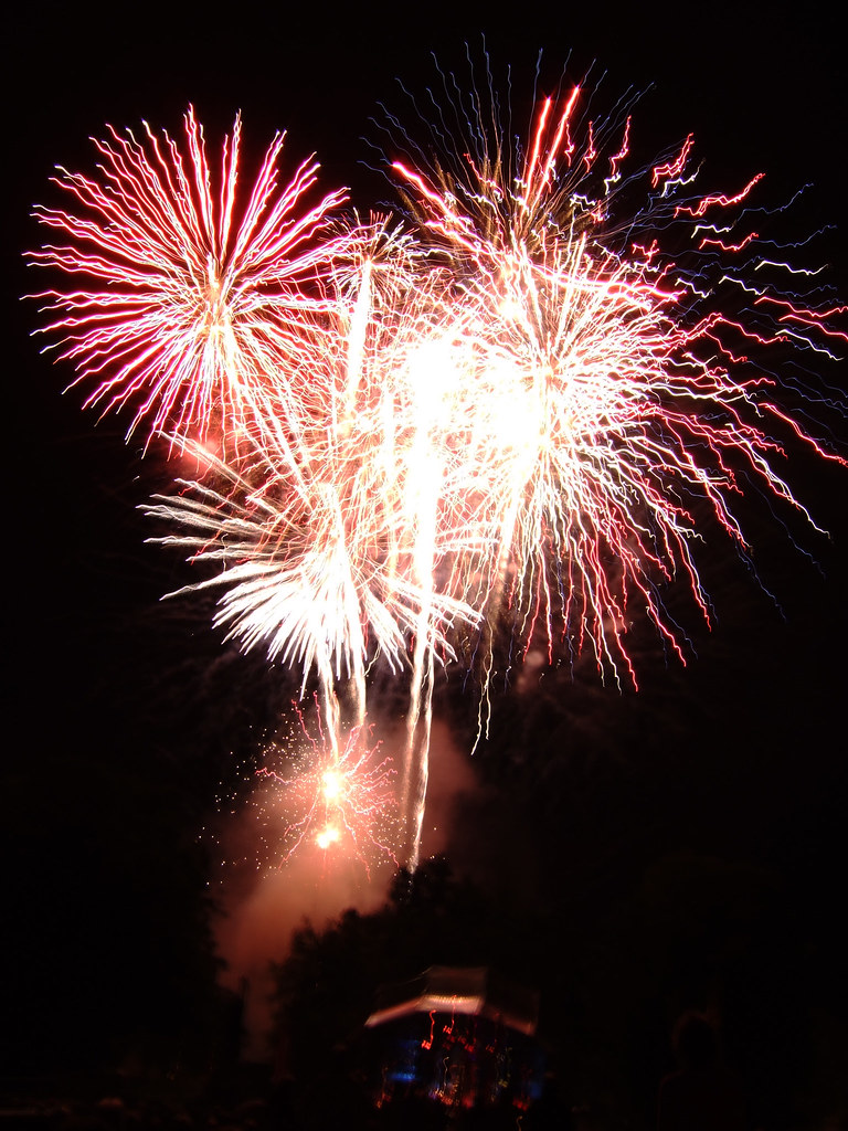 Stansted Prom's 07 End of the Fireworks Finale (DSCF0512… Flickr