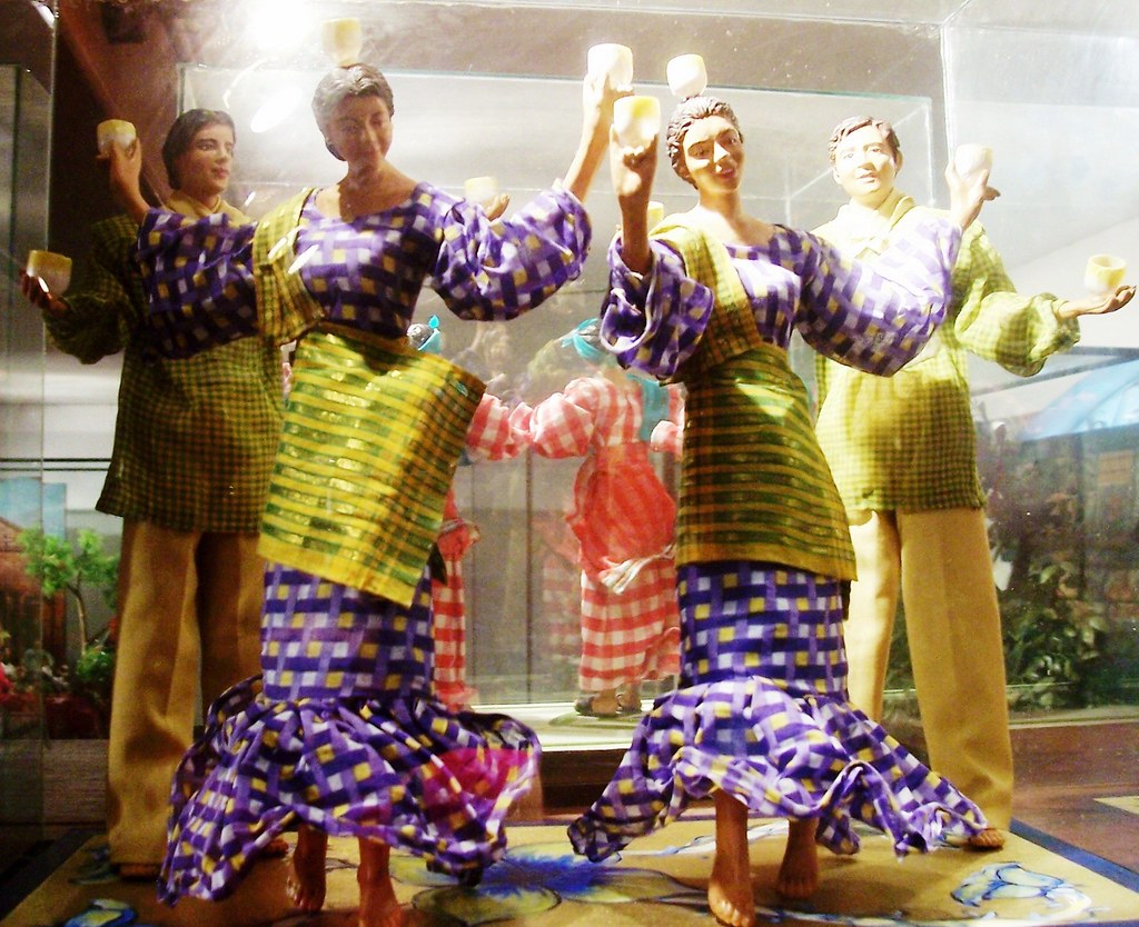 Pandanggo sa Ilaw Dance of fire See how graceful the dan… Flickr