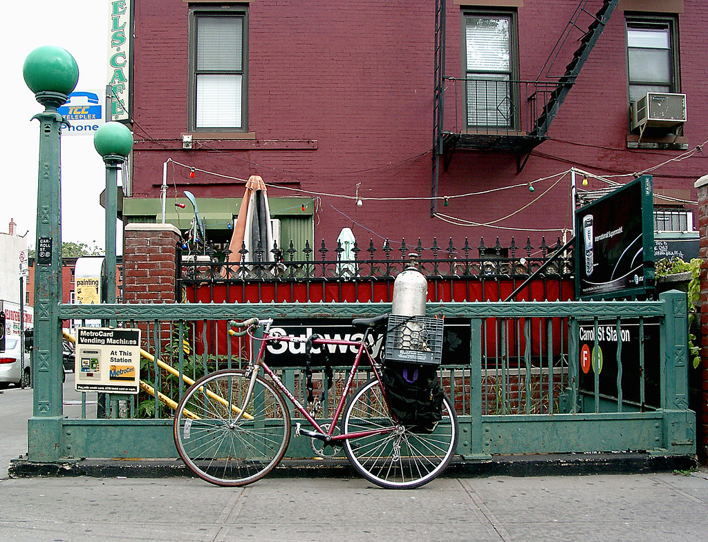 Carroll Street Station entrance northeast corner of Smit… Flickr