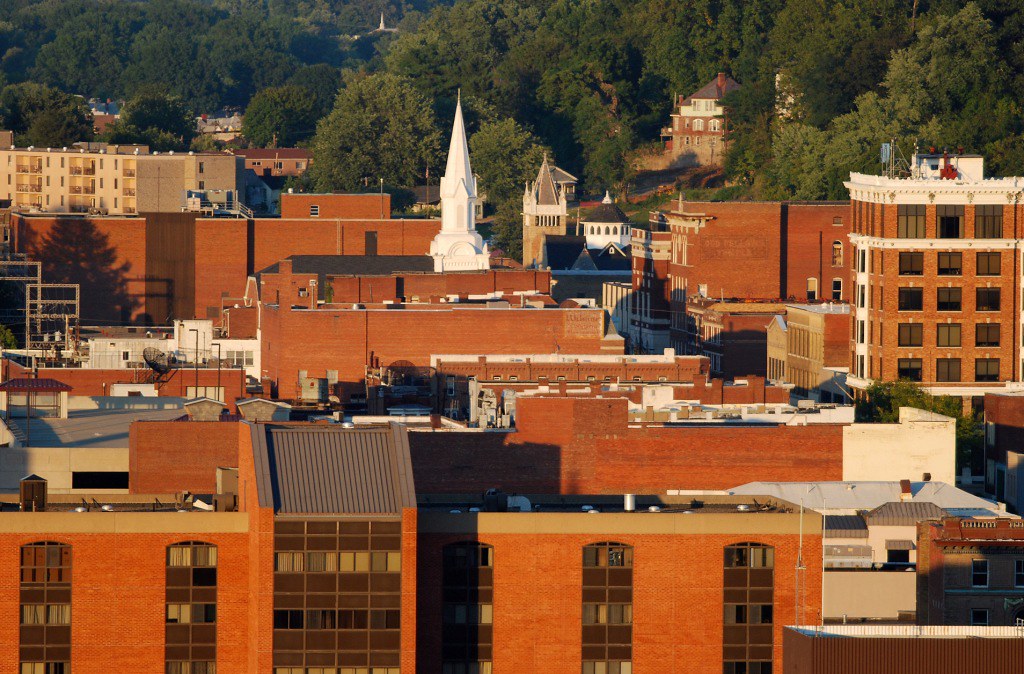 Parkersburg, WV A view of downtown Parkersburg, WV from Fo… Flickr