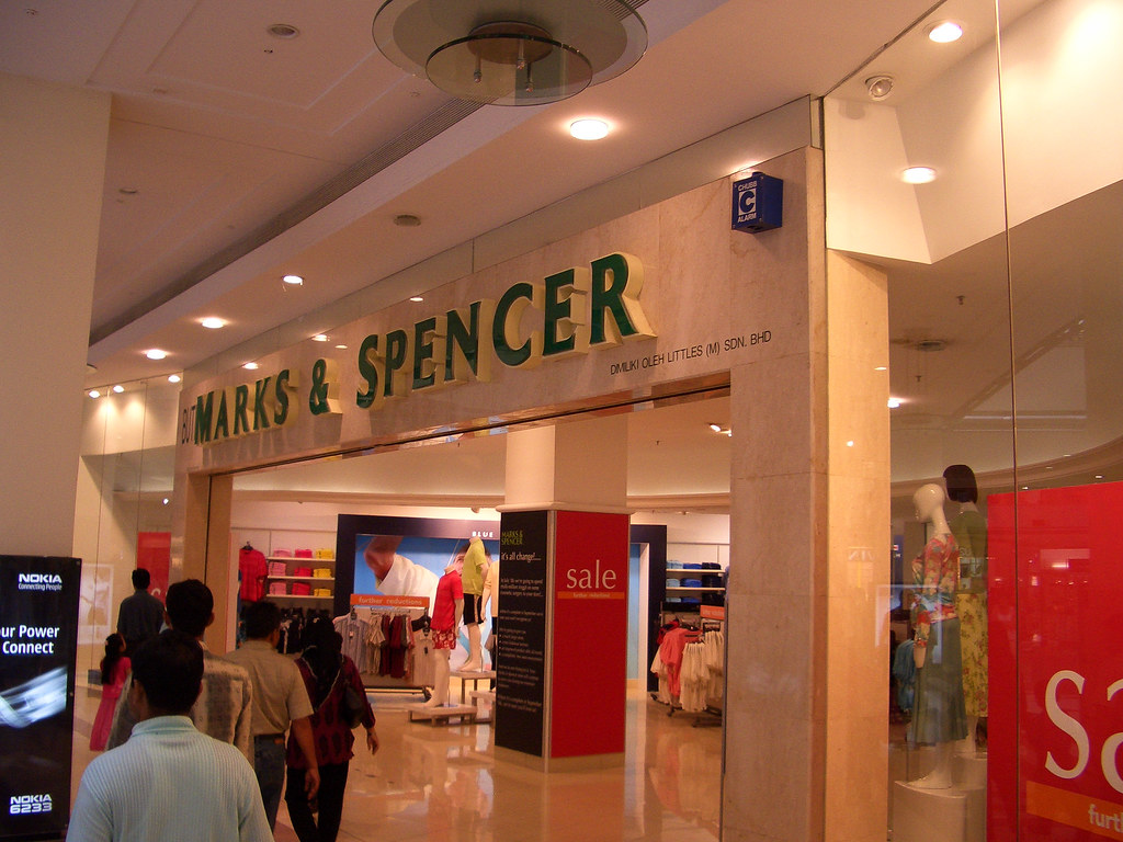 Marks and Spencer Marks and Spencer in mall underneath Pet… Flickr