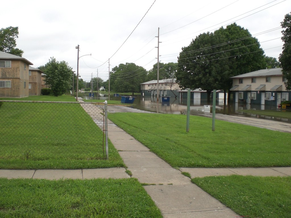 Coffeyville Kansas July 2007 flood East 3rd street apartme… Flickr