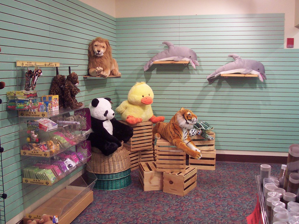 Zoo gift shop I don't think I've ever taken any pics insid… Flickr