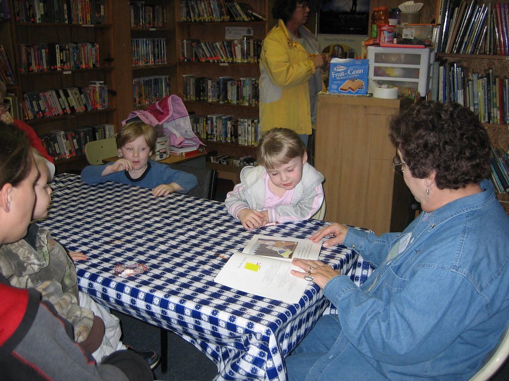 Kansas Reads to Preschoolers Nadine Poss reads while Faith… Flickr