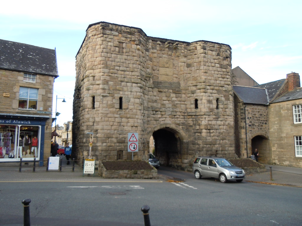 Bondgate Tower Bondgate Tower, Alnwick quisnovus Flickr