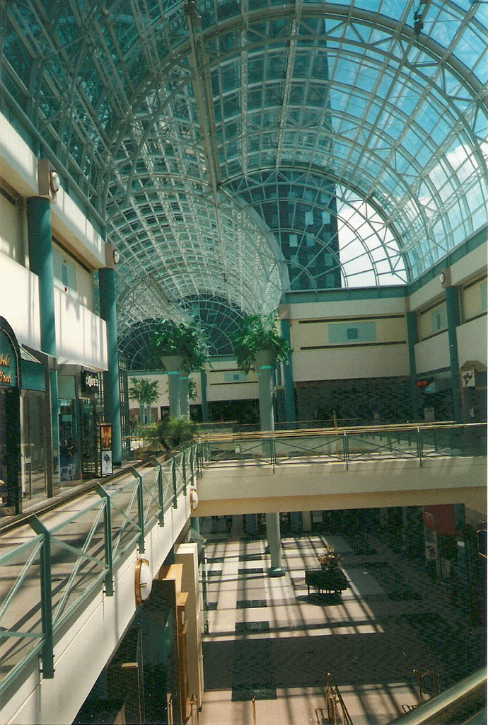 Cleveland, OH Galleria Cleveland Galleria (Mall) in downto… Flickr