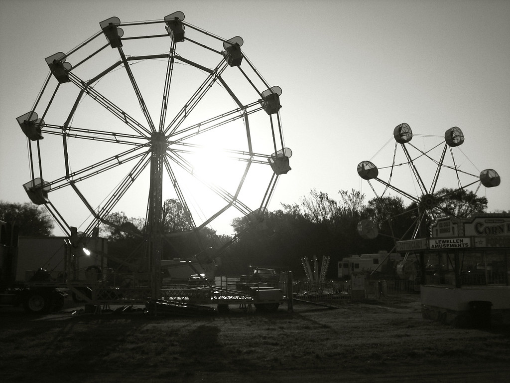 Ferris Wheel Skiatook, Oklahoma. I walked around the outsi… Flickr