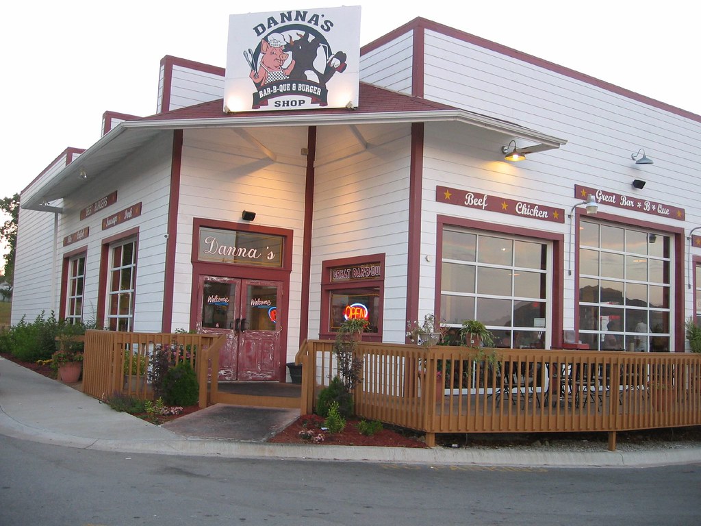 Danna's BarBQue & Burger Shop Great place, atmosphere, a… Flickr