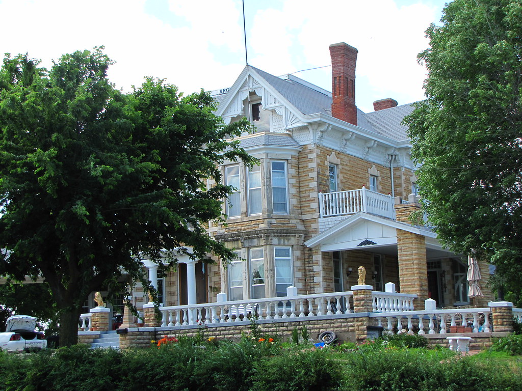 126Brownstone Hall This mansion was built by the Browqn t… Flickr