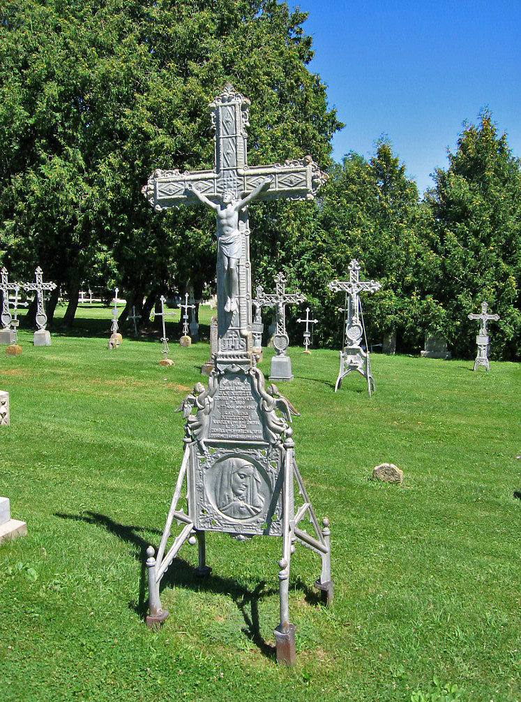 Metal grave markers, Spillville, Iowa St. Wenceslaus Cemet… Flickr