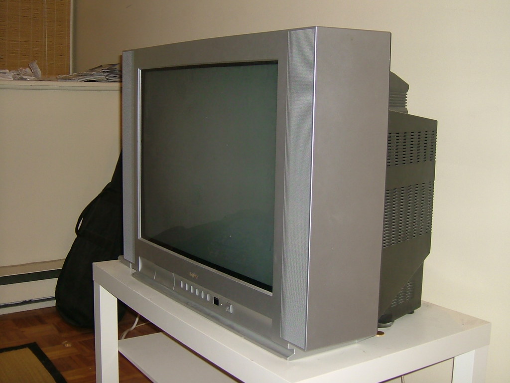 Big Sanyo TV 27 Inches A Flat screen Sanyo TV. 27 In 80 … Flickr