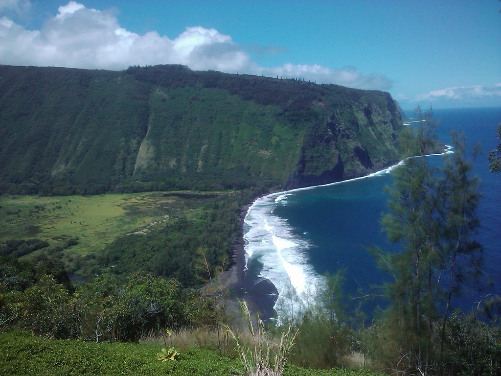 Waipio Valley One of the most beautiful places on the Big … Flickr
