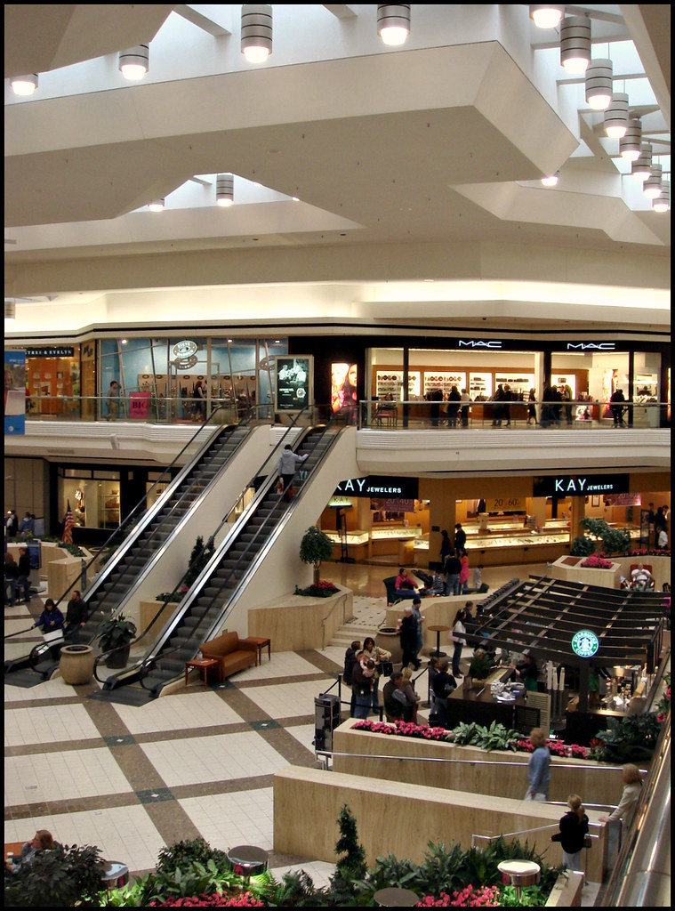 A View Into Westfarms A familiar concourse shot of Westfar… Flickr
