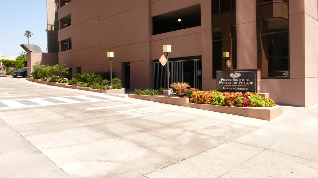 Pierce Brothers Westwood Village Glendon Avenue entrance (… Flickr