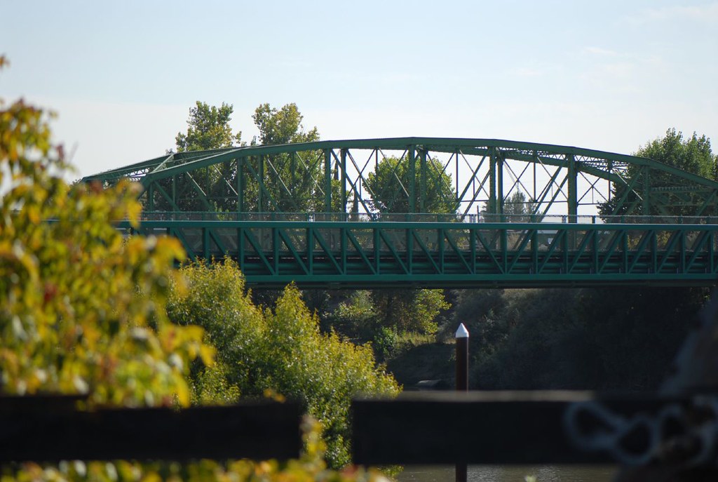 Green bridge © All rights reserved. javame Flickr
