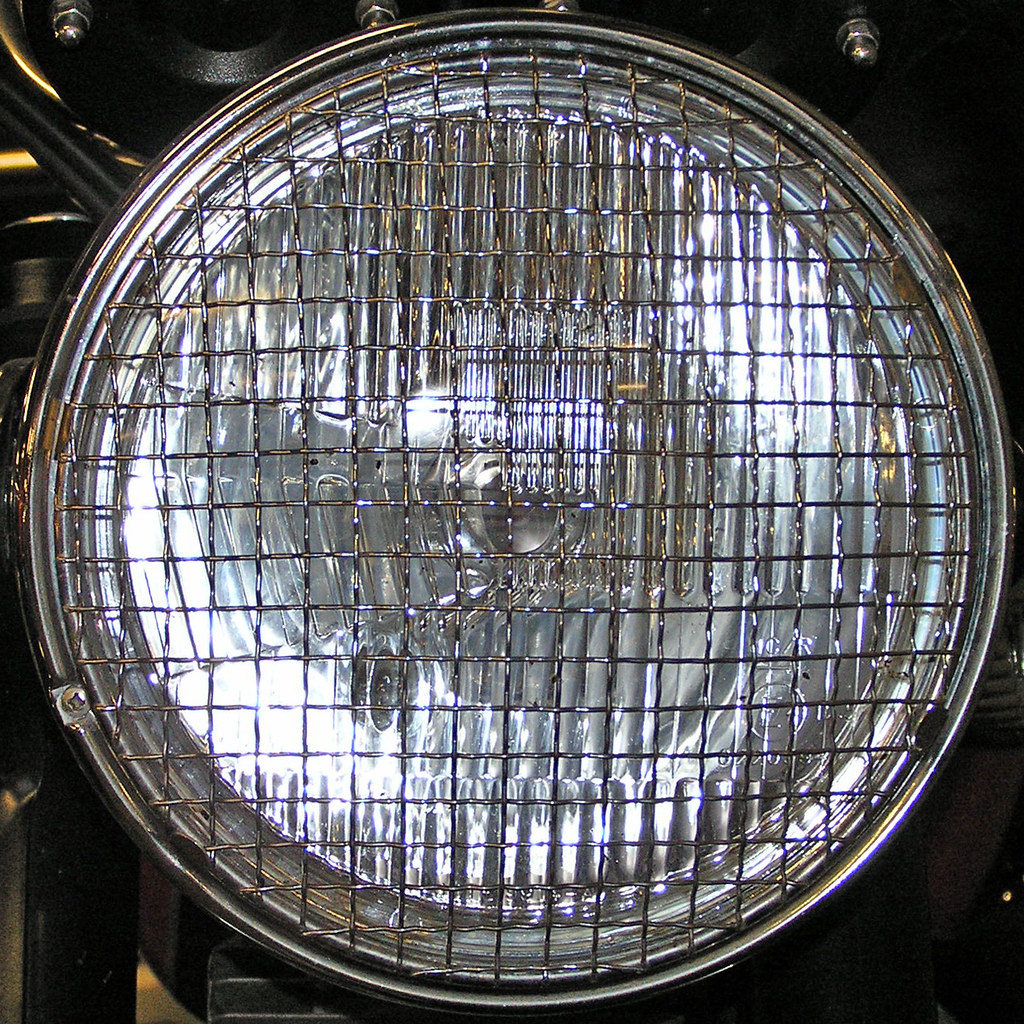 headlight with grill Leo Reynolds Flickr