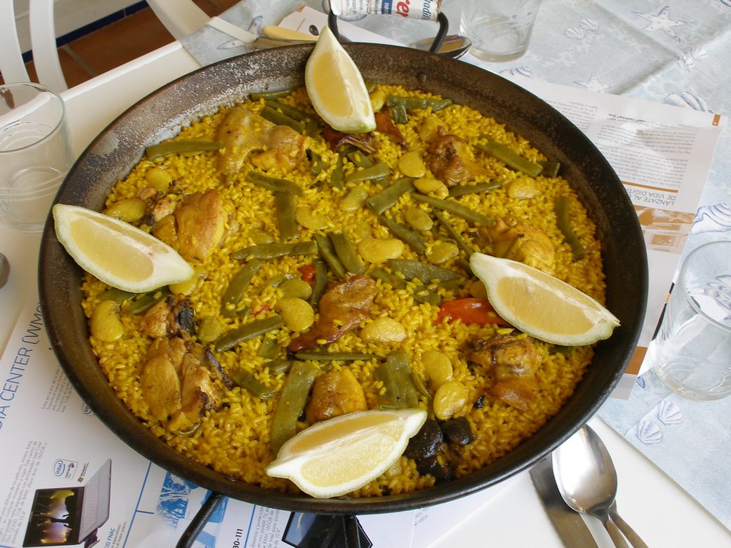 auténtica paella valenciana de pollo y conejo Chusep Flickr