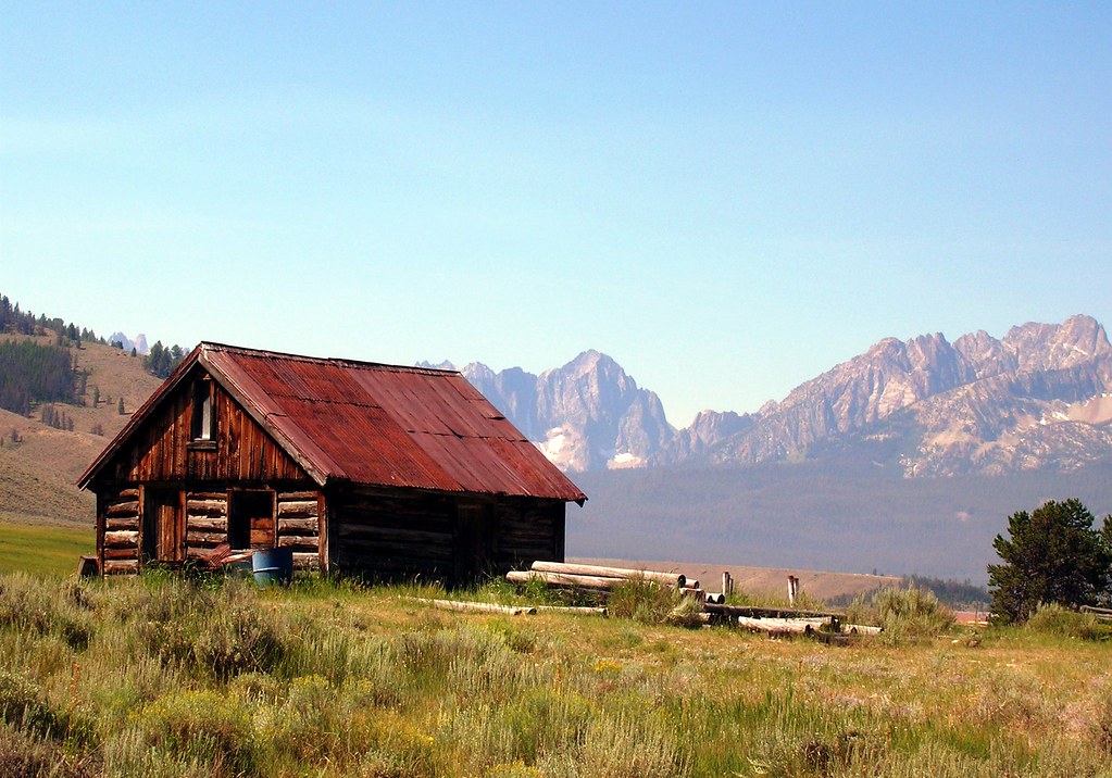 Sawtooth Mountains 001 This cabin is just off the roadway … Flickr