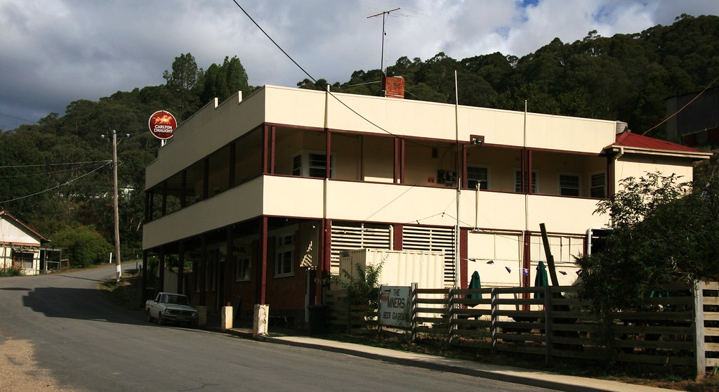 The Woods Point Hotel A great little mountain country pub … Flickr
