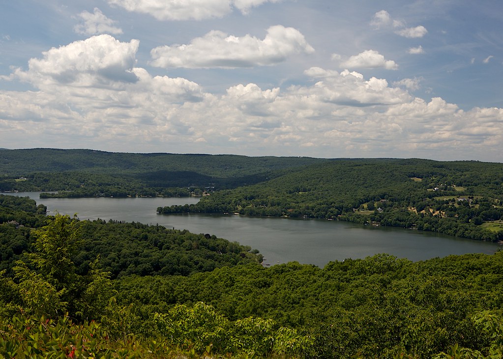 Lake Waramaug from The Pinnacle New Preston, Connecticut. … Flickr